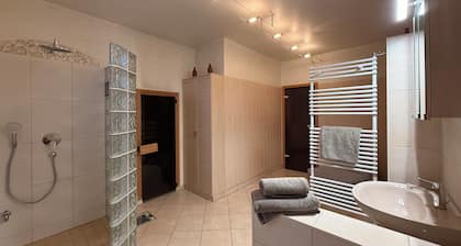 Exklusives Apartment in Stadtvilla | Sauna + Fitnessraum | 200m² | Zentrumsnah