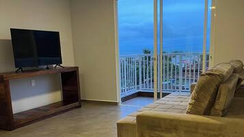 Luksushuoneisto, rantanäköala | Oleskelualue | Älytelevisio, Netflix, suoratoistopalvelut