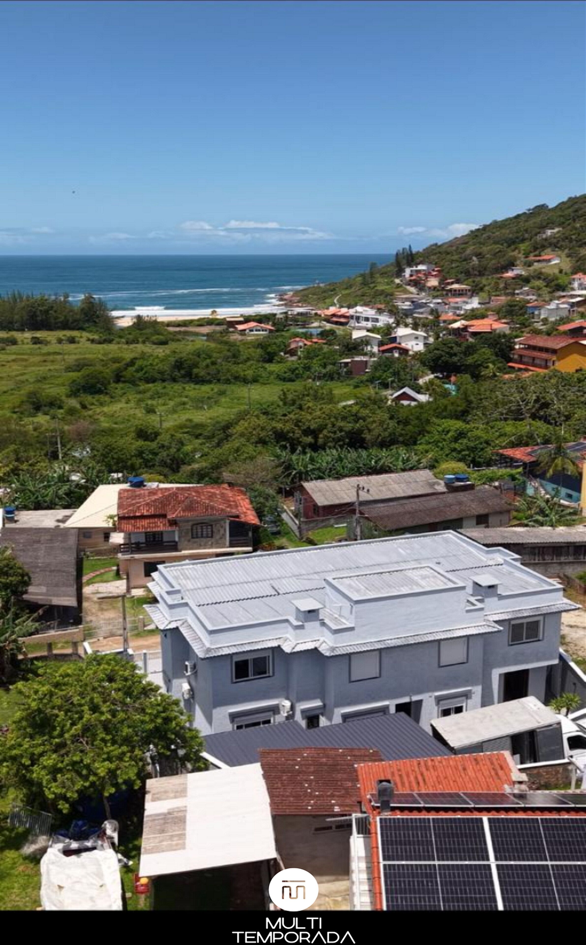 Vista para praia/oceano
