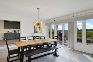 Dining - Serenity on Bayshore • Pool,Pier & Game/Movie Room (Seminole)