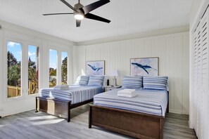 3 bedrooms, iron/ironing board, travel cot, free WiFi - Serenity on Bayshore • Pool,Pier & Game/Movie Room (Seminole)