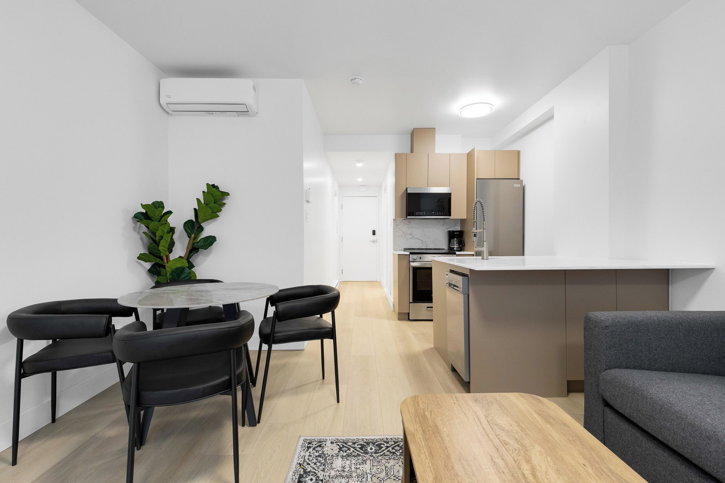 Deluxe Studio | Living area