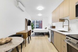 Junior Studio | Free WiFi