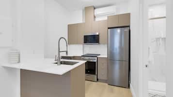 Peti sejuk/penyejuk beku saiz penuh, ketuhar gelombang mikro, ketuhar