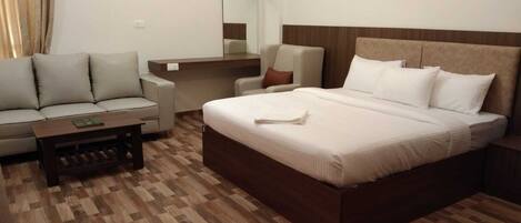 Fer et planche Ă repasser, Wi-Fi, literie fournie