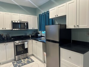 Private kitchen - PALM COTTAGE: Tranquil Studio Just Steps Away From Grace Beach and the Strip! (Grace Bay)