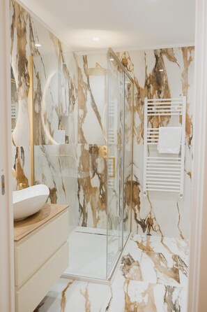 Shower, hair dryer, bidet, towels - Butera505luxurysuites (Bagheria)