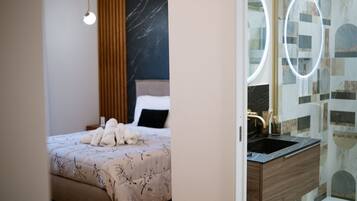 4 habitaciones, tabla de planchar con plancha, wifi y ropa de cama