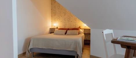 Bügeleisen/Bügelbrett, Internetzugang, Bettwäsche