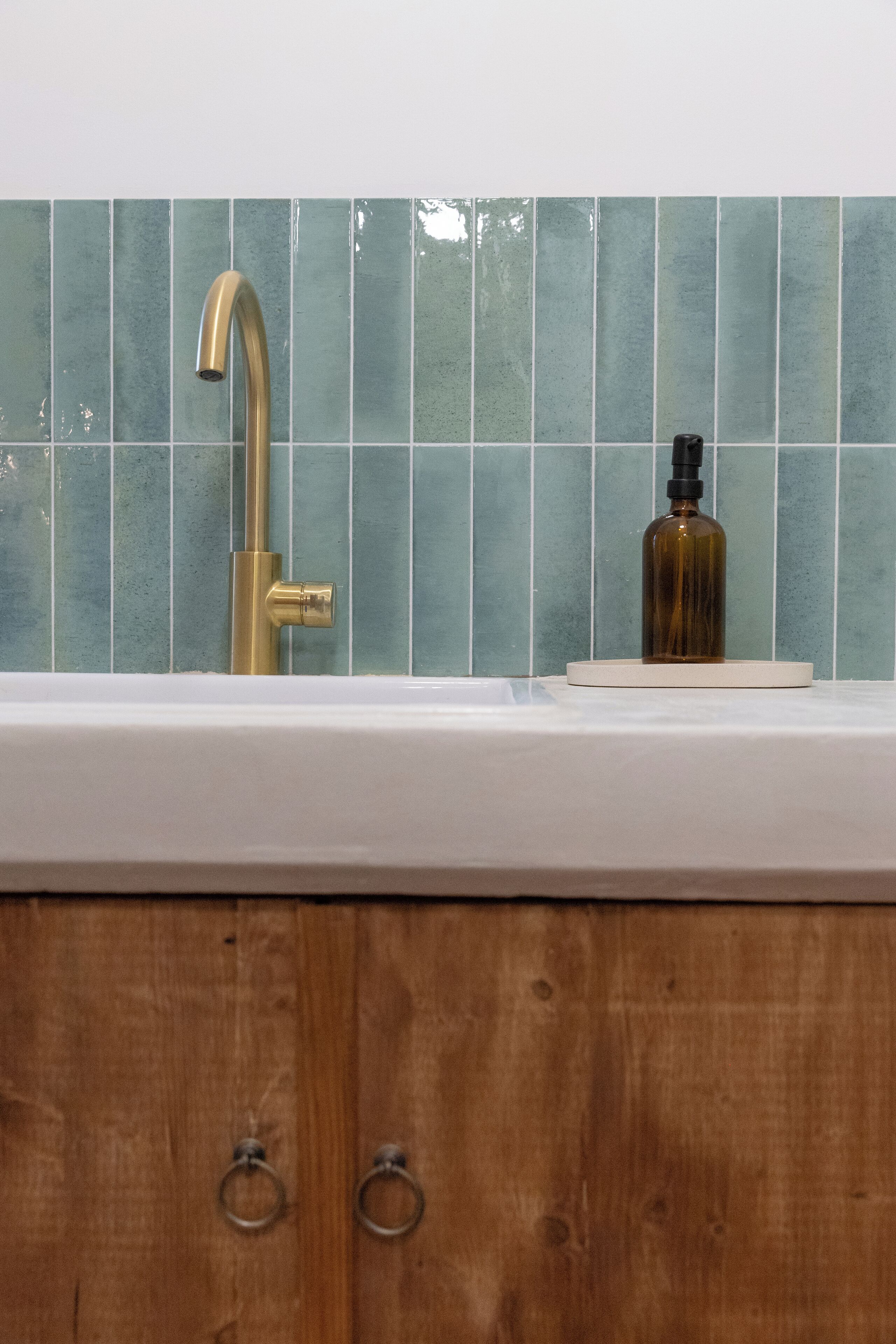 Bruser, hårtørrer, håndklæder, Sæbe