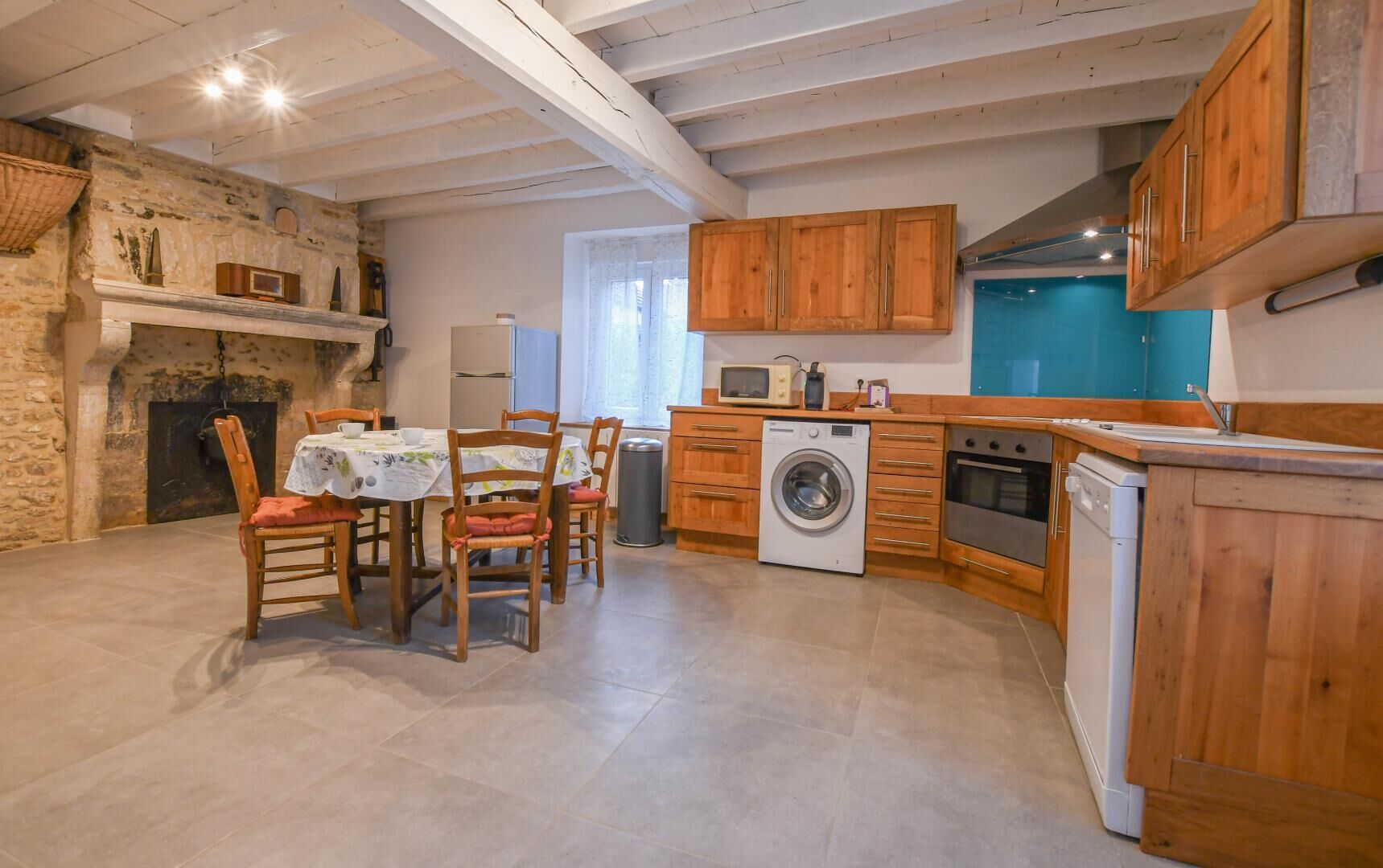 Microwave, dishwasher