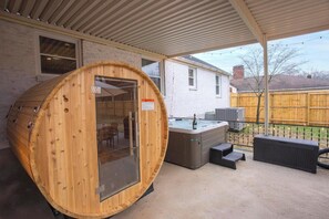 Terrace/patio - Beautiful 4BR / 2BA Mid-Term Rental – Hot Tub • Sauna • Game Room • Sleeps 12 (Nashville)