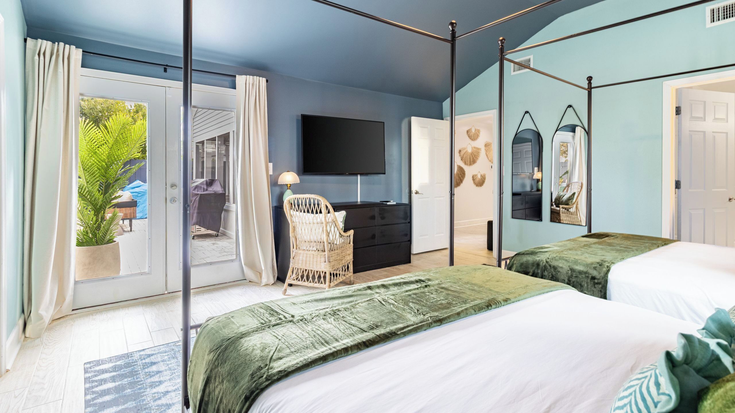 House (5 Bedrooms) | Interior