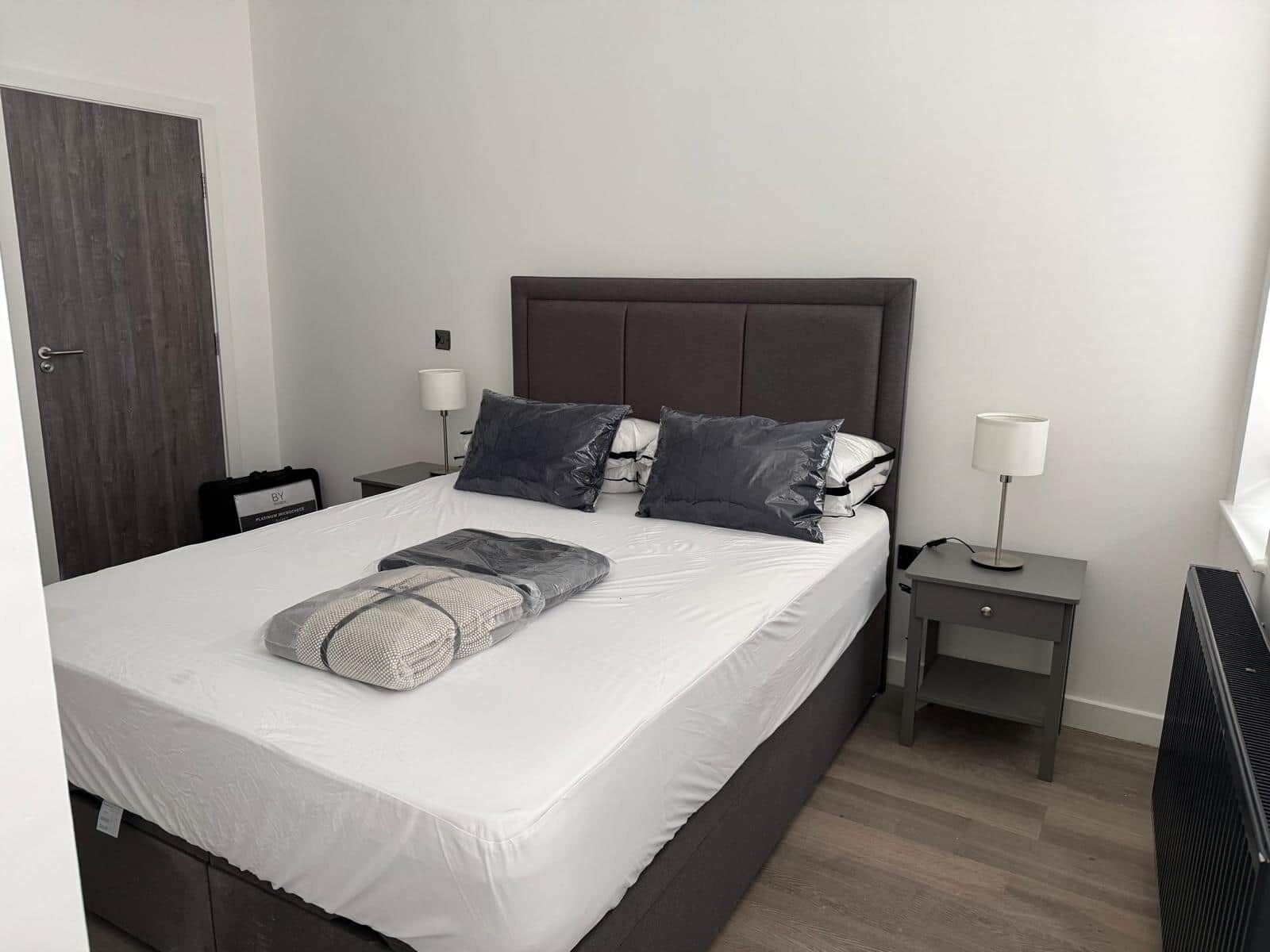 Iron/ironing board, WiFi, bed sheets, wheelchair access