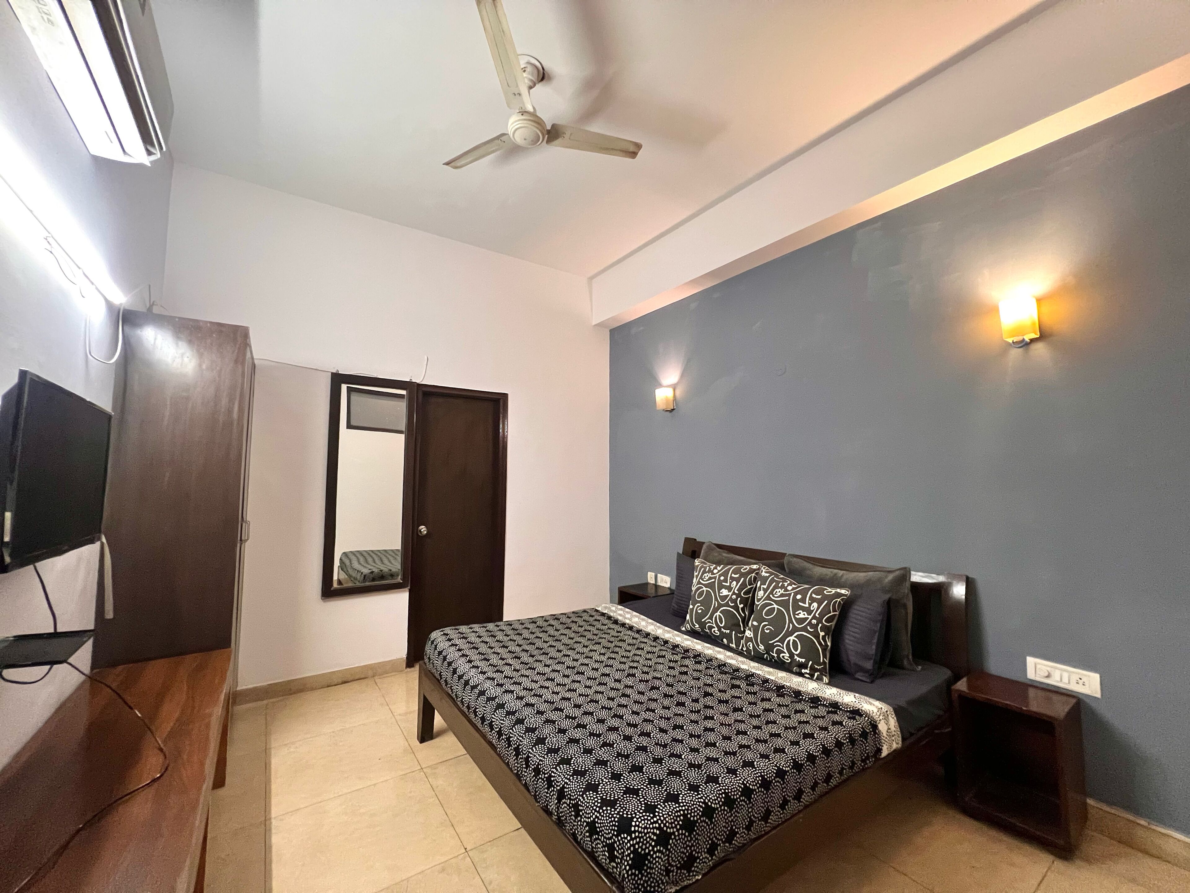 Classic Triple Room, Balcony, City View | Free WiFi