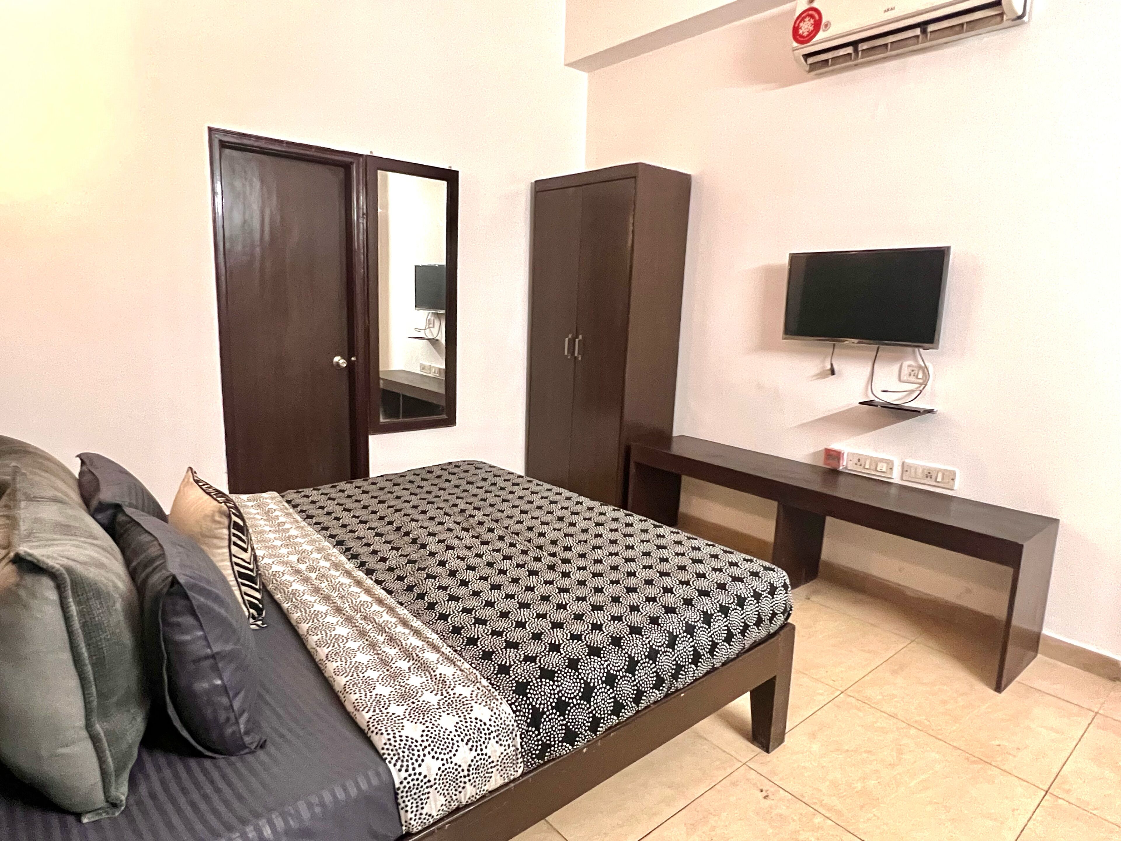 Classic Triple Room, Balcony, City View | Free WiFi