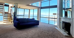 Smart TV, fireplace, stereo