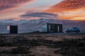 Exterior - Glass lodge with private hot tub & sauna near Seljalandsfoss (Hvolsvöllur)