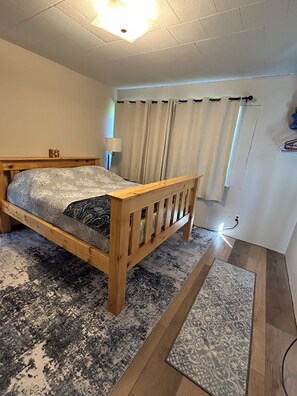 مكواة/لوح كي وواي فاي وملاءات أسرّة