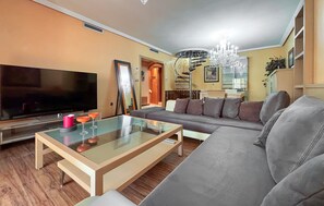 TV - Nice home in fuente álamo with WiFi (Fuente Álamo)