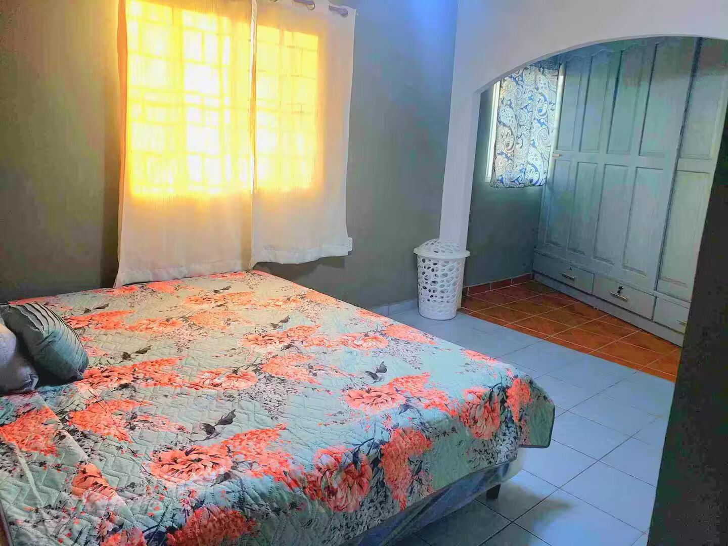 4 間睡房、免費 Wi-Fi、床單