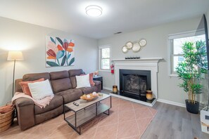 TV, fireplace - Ballantyne Retreat – Updated 2BR/2BA Near Shops & Medical (Charlotte)