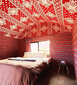 Room - Wadirum Cave  (Wadi Rum)