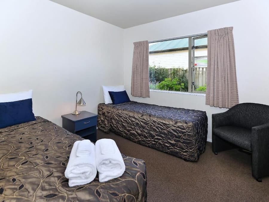 Laptop workspace, blackout drapes, free WiFi