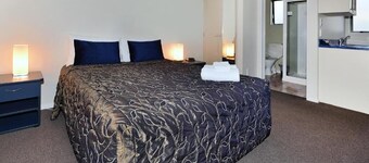 อนิกา โมเทล