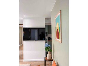 Interior - La Vie est Belle | Metro 9 - 6P - free parking (Montreuil)