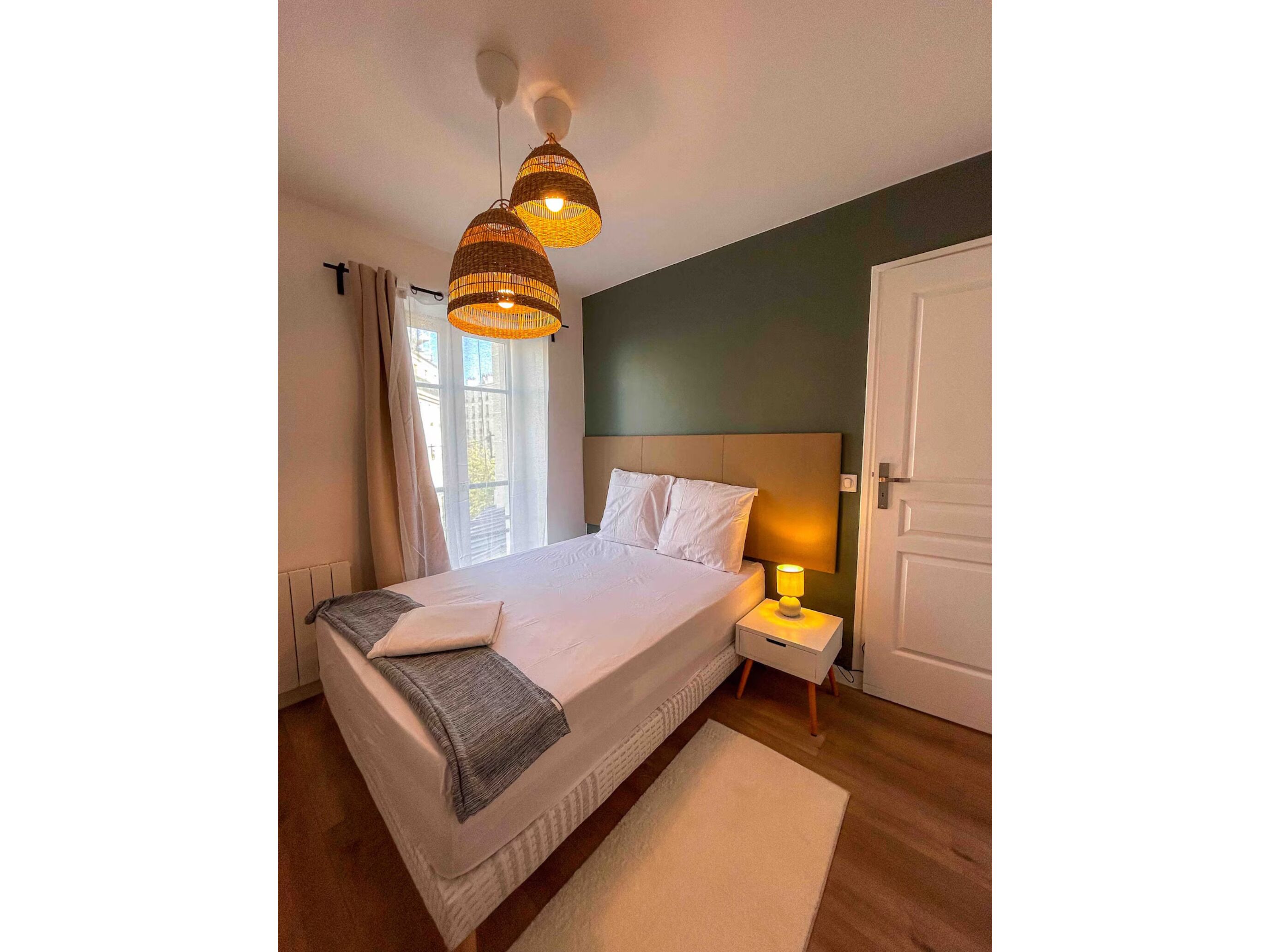 2 soverom, strykejern/-brett, internettilgang og sengetøy