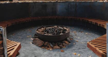 Cosy yurt at a nature retreat in Sequoia N Forest