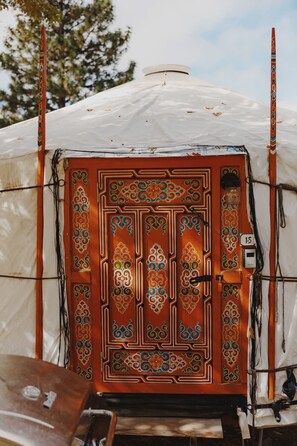 تفاصيل الفندق من الخارج