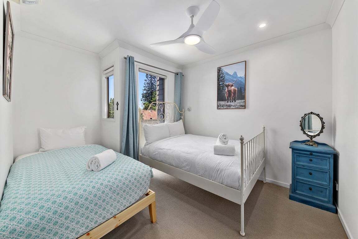 2 bedrooms, desk, iron/ironing board, WiFi