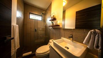 Secador de pelo, toallas