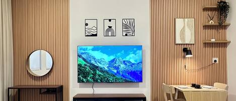 办公桌、熨斗/熨衣板、上网接入、床单