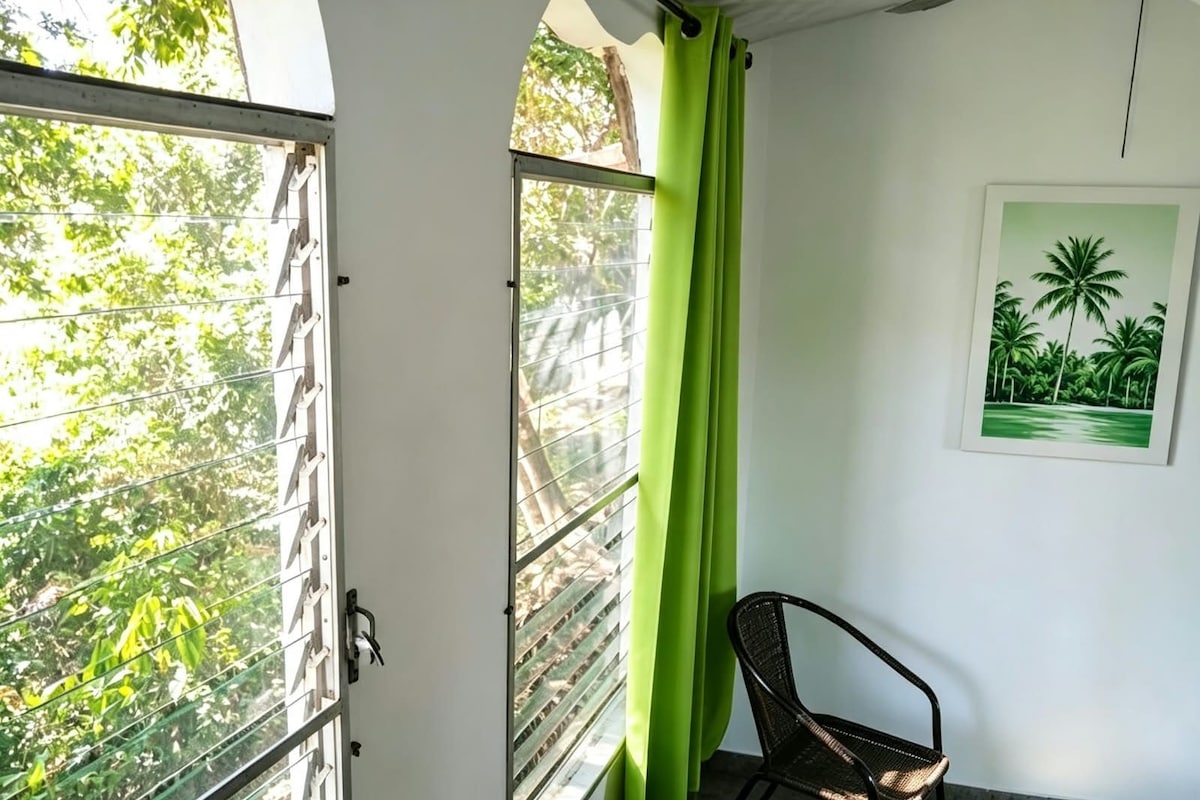 Doble Económica, Baño privado, Ventilador y Vista al Mar | Vue de la chambre