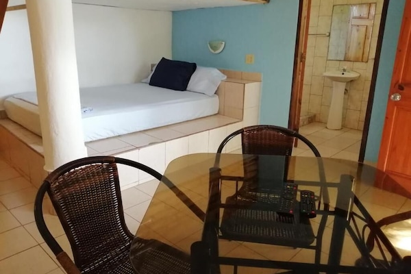 WiFi (free), bed sheets