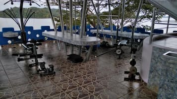 Firemannsrom, balkong, havutsikt | Bar (på overnattingsstedet)