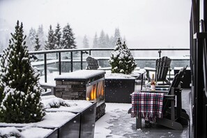 Exterior - Wooley Bully Terrace  (Revelstoke)