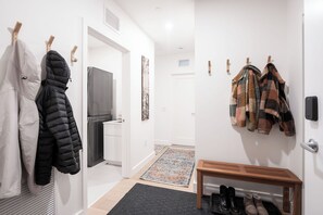 Appart'hôtel, vue montagne | Coin séjour | TV connectée