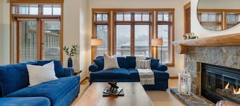 3 BR Ski in/out townhouse with Hot tub