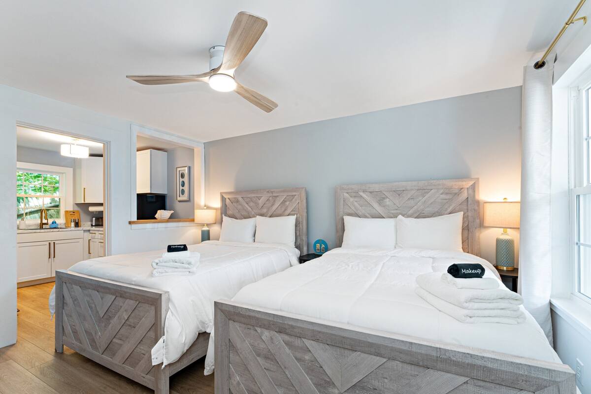 OOB 1BR Full Suite | Pool & Beach Access (1) | Blackout drapes, iron/ironing board, WiFi (free), bed sheets