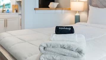 OOB 1BR Full Suite | Pool & Beach Access (1) | Blackout drapes, iron/ironing board, free WiFi, bed sheets