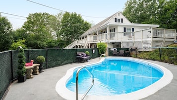 Piscine extérieure (ouverte en saison)