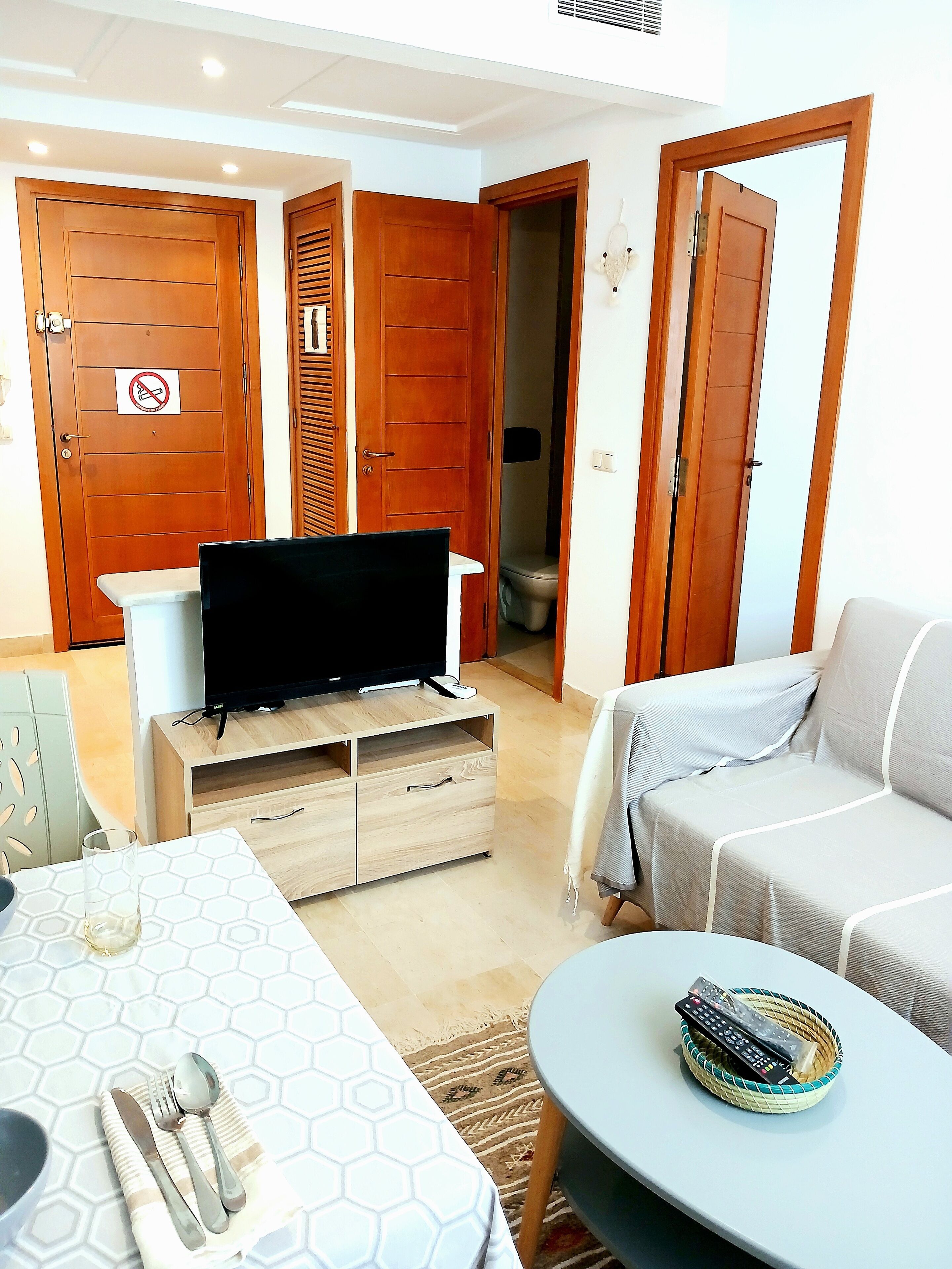 Fer et planche à repasser, Wi-Fi, literie fournie