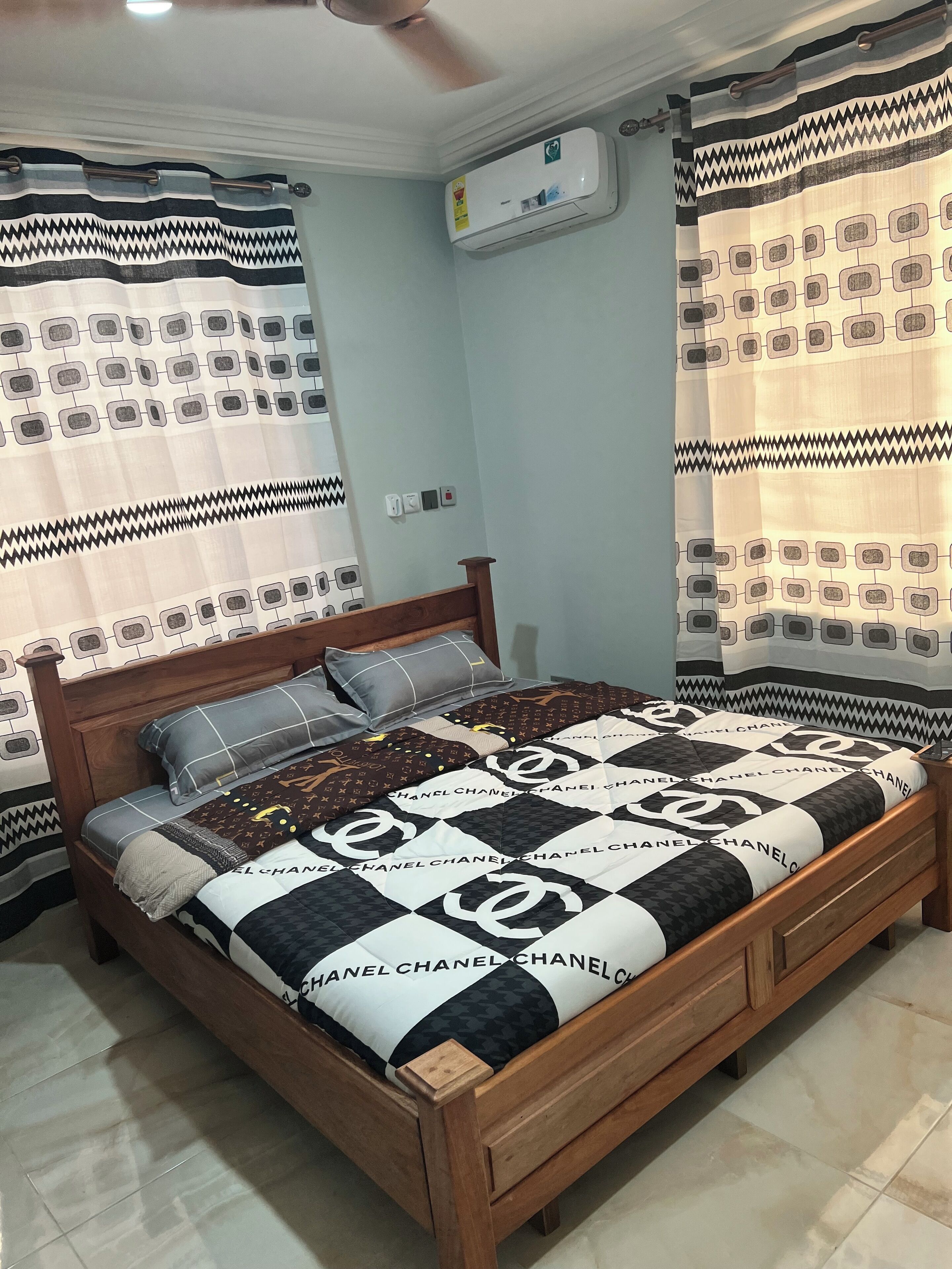 Laptop workspace, iron/ironing board, WiFi