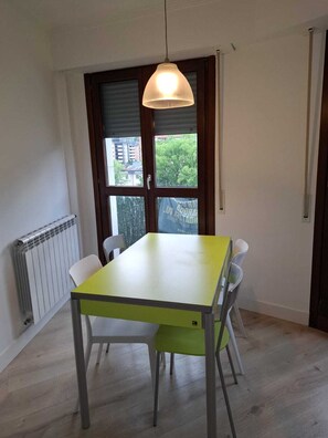 Dining - APT Astigarraga 2H 2C (Gipuzkoa) (Astigarraga)