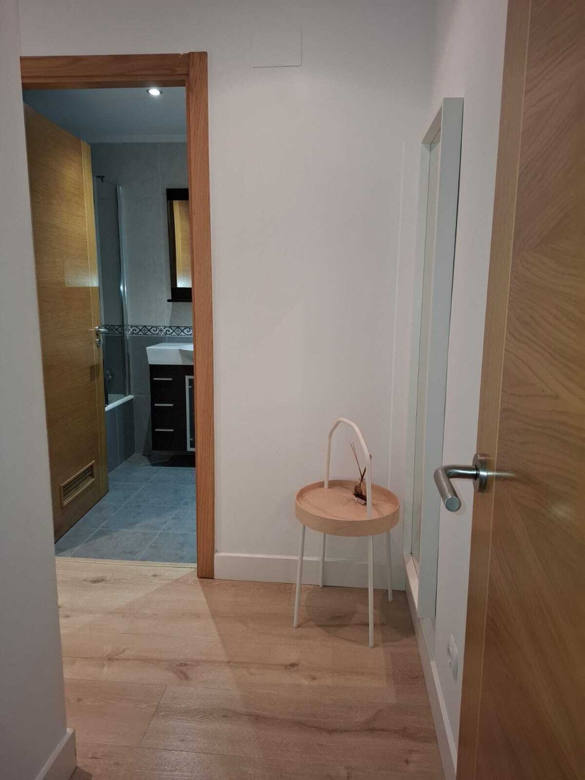 Hårføner og håndklær