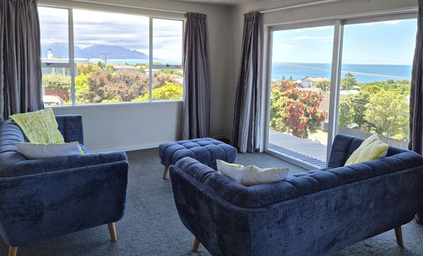 Family House, Ocean View | Living area - Ocean & Mountain Views 3-bedroom Home (Kaikōura)